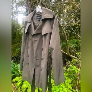 - HP 🌟London fog olive green size small! Great jacket